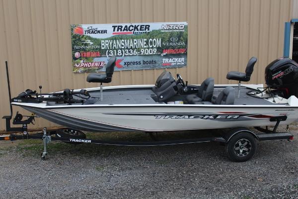 2021 Tracker Boats boat for sale, model of the boat is Pro Team™ 195 TXW Tournament Edition & Image # 2 of 22