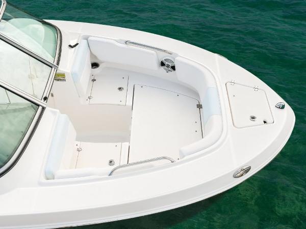 2022 Robalo boat for sale, model of the boat is R207 & Image # 4 of 21