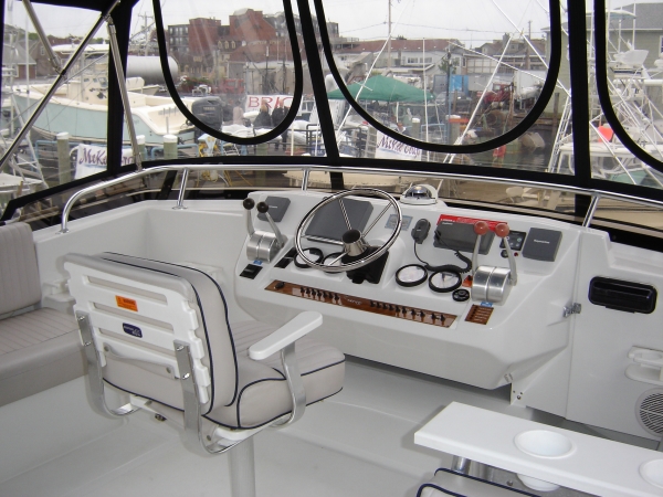 Flybridge captain chair (2)