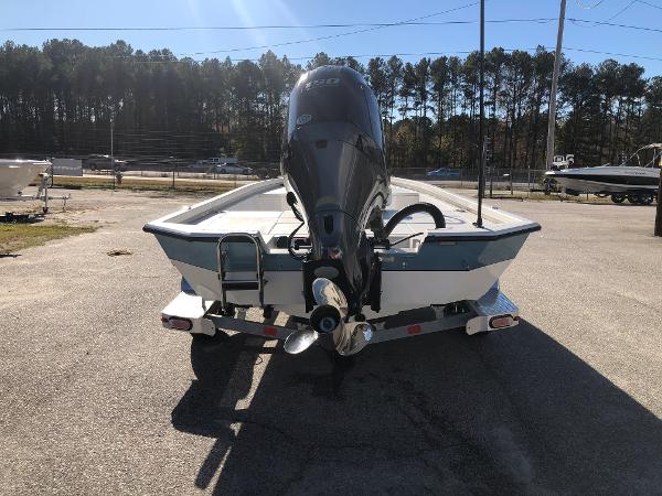 2020 Vexus boat for sale, model of the boat is AVX1980CC & Image # 2 of 32