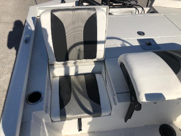 2020 Vexus boat for sale, model of the boat is AVX1980CC & Image # 28 of 32