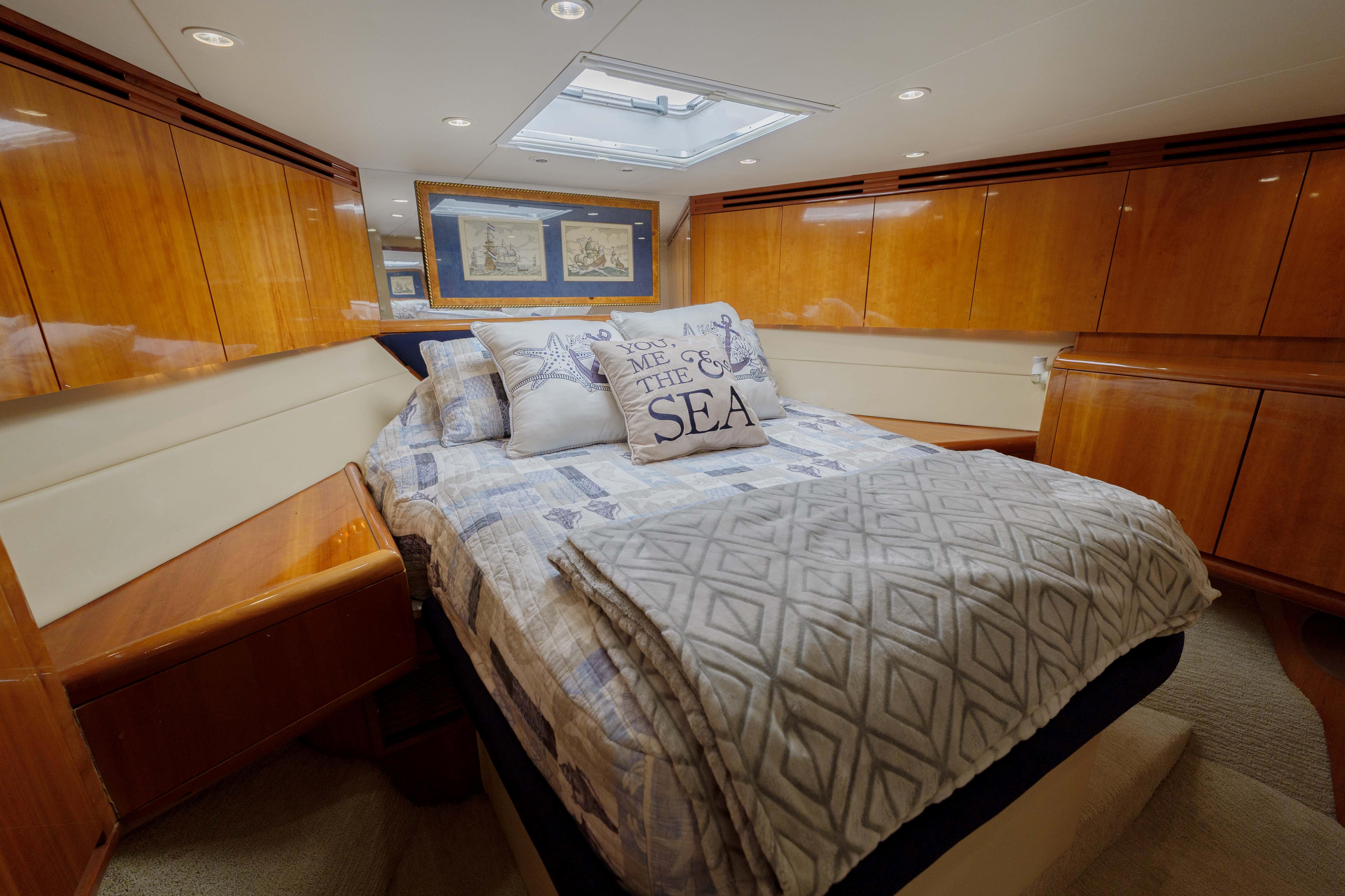 Hatteras 60 Reel Hook Up - Interior Stateroom