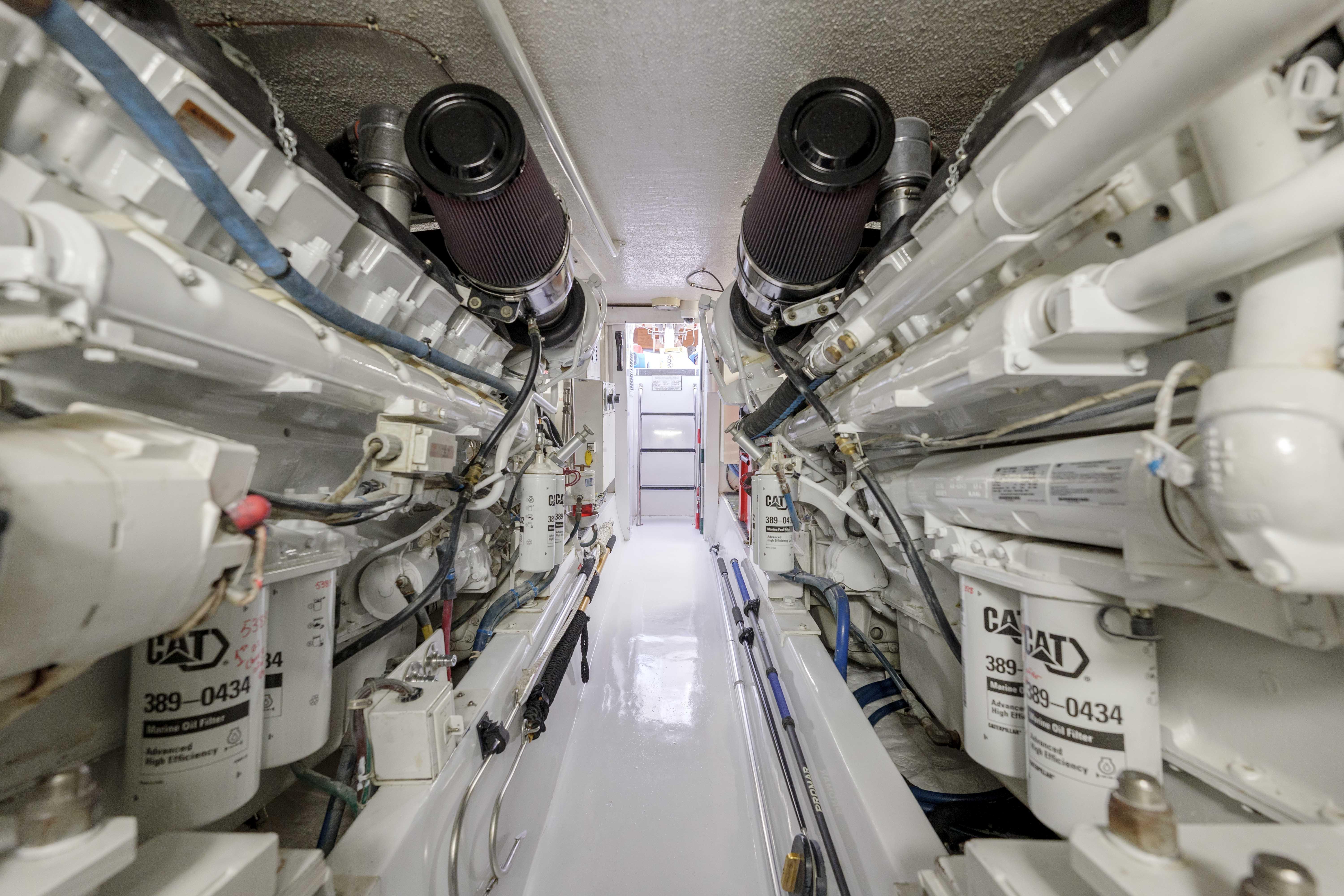 Hatteras 60 Reel Hook Up - Engine Room