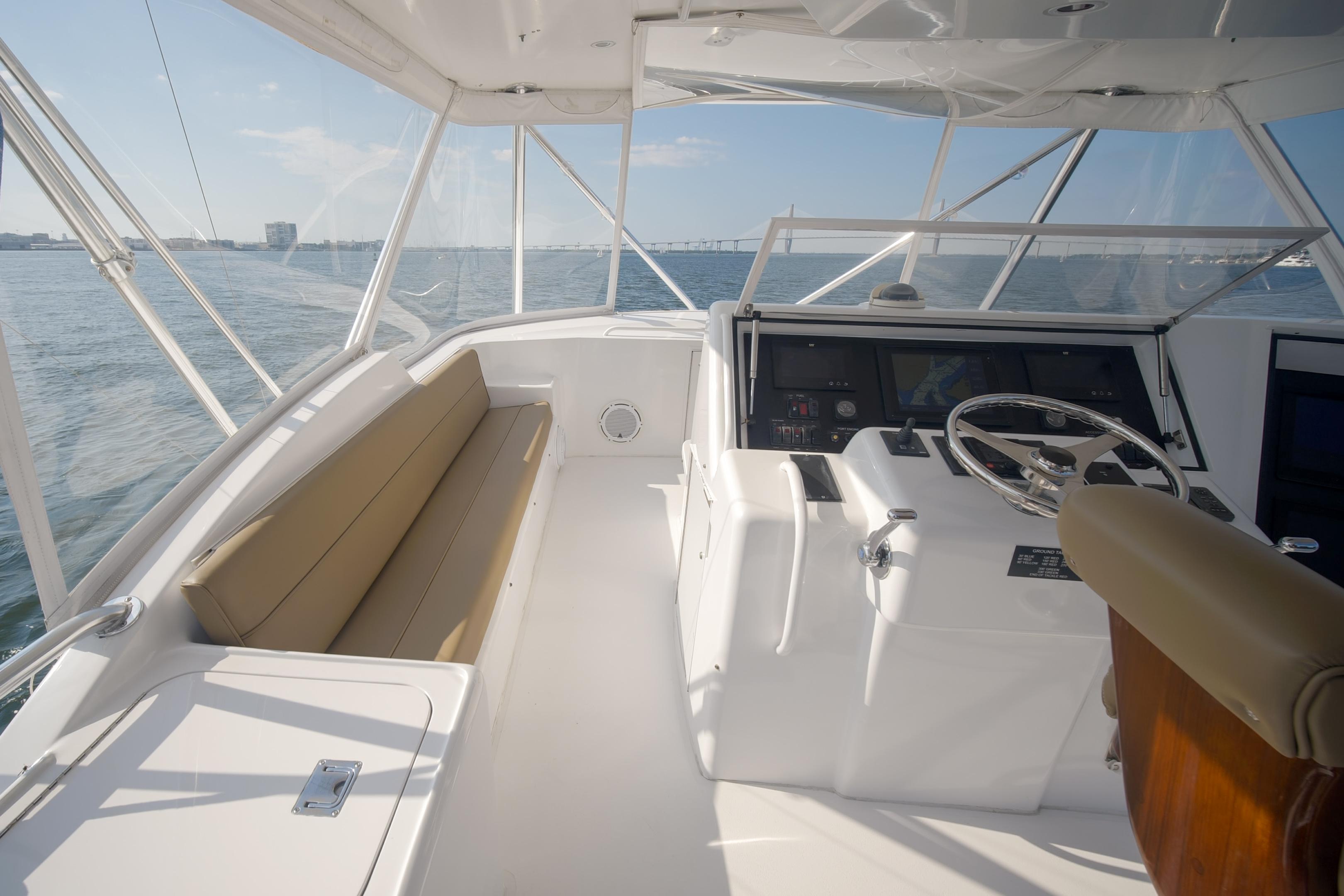 Hatteras 60 Reel Hook Up - Exterior Flybridge