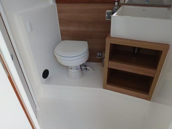 2010 Sealine F46