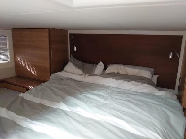 2010 Sealine F46
