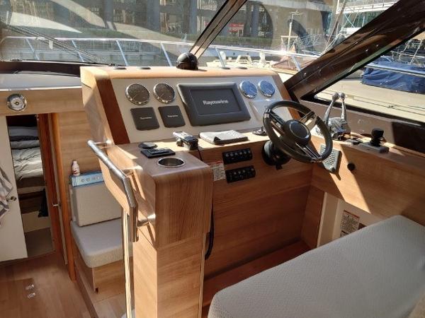 2010 Sealine F46