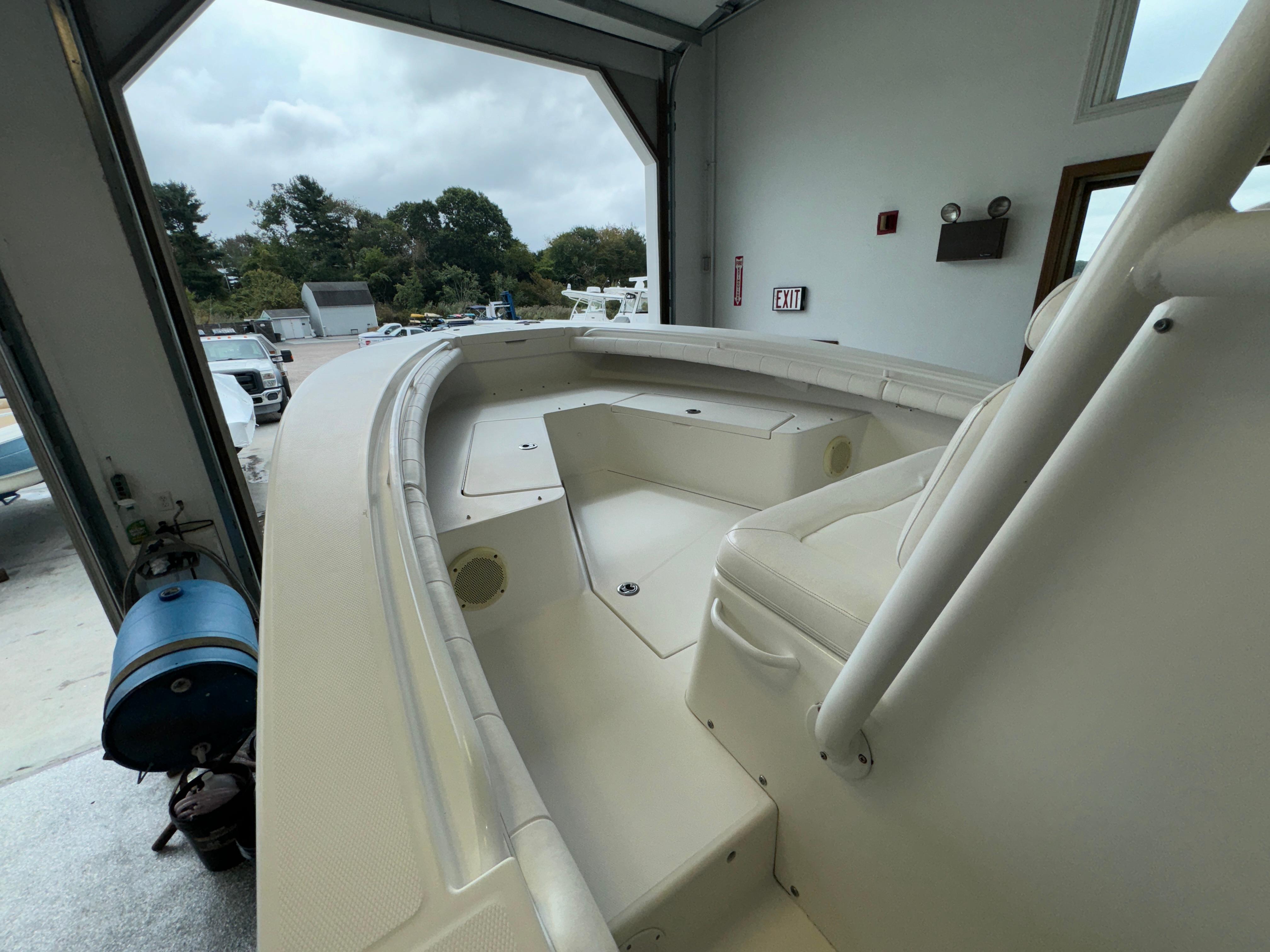 2012 Regulator 24 Forward Seating Photo