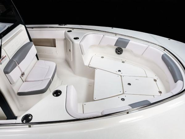 2022 Robalo boat for sale, model of the boat is R302 & Image # 2 of 25