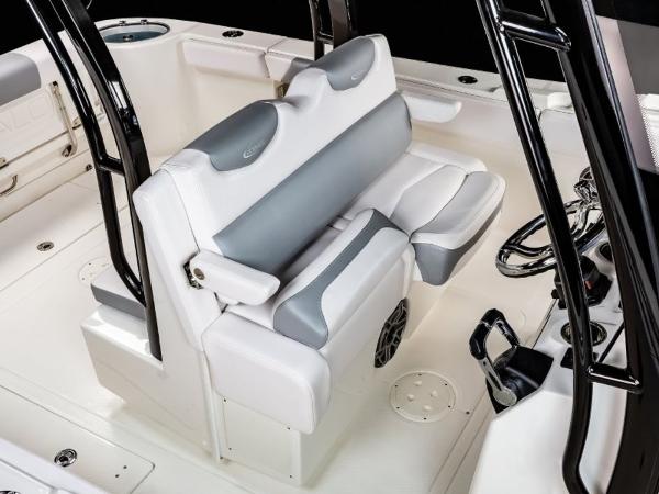 2022 Robalo boat for sale, model of the boat is R302 & Image # 6 of 25