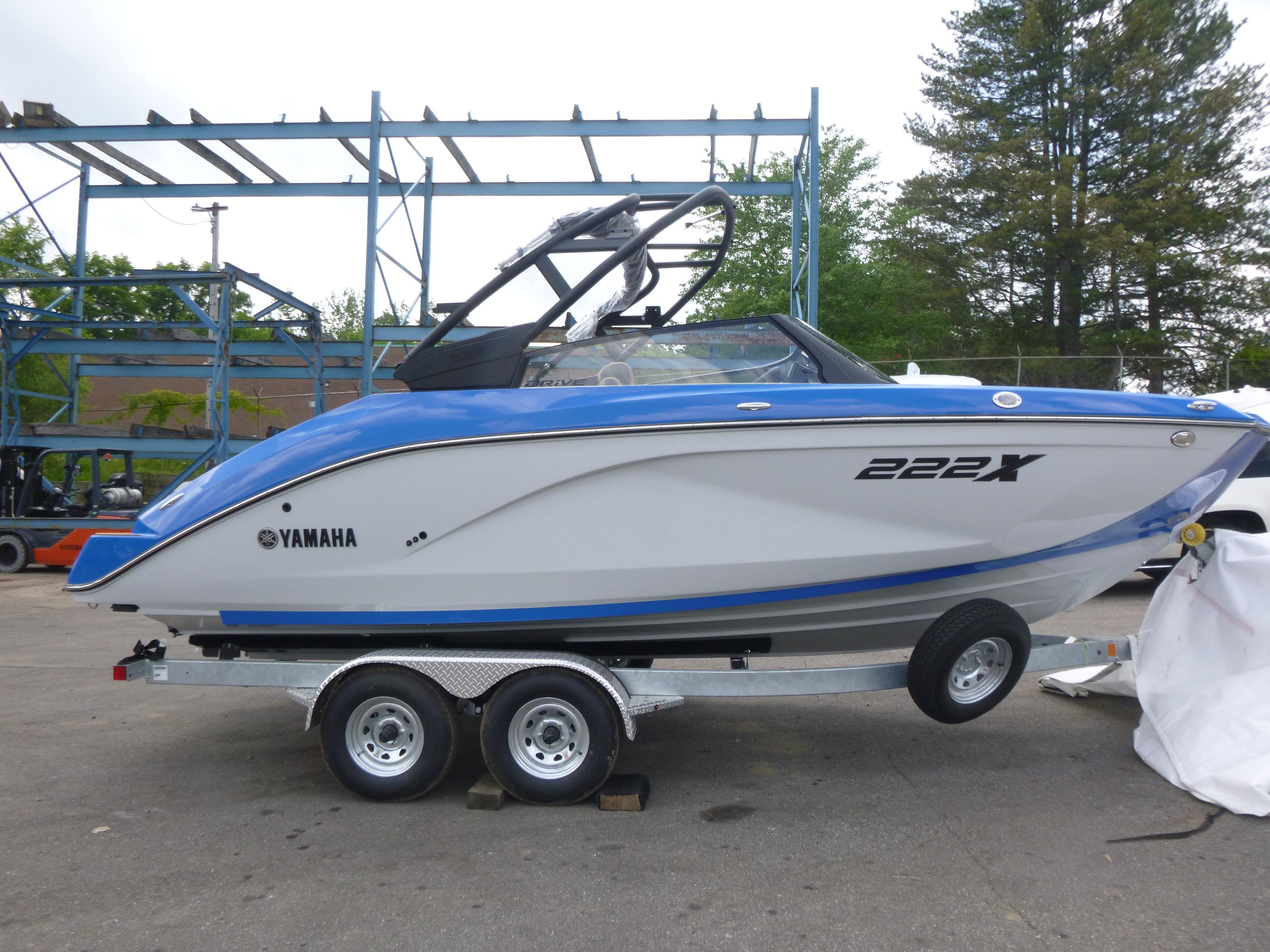 2025 Yamaha Boats 222XD Gallery