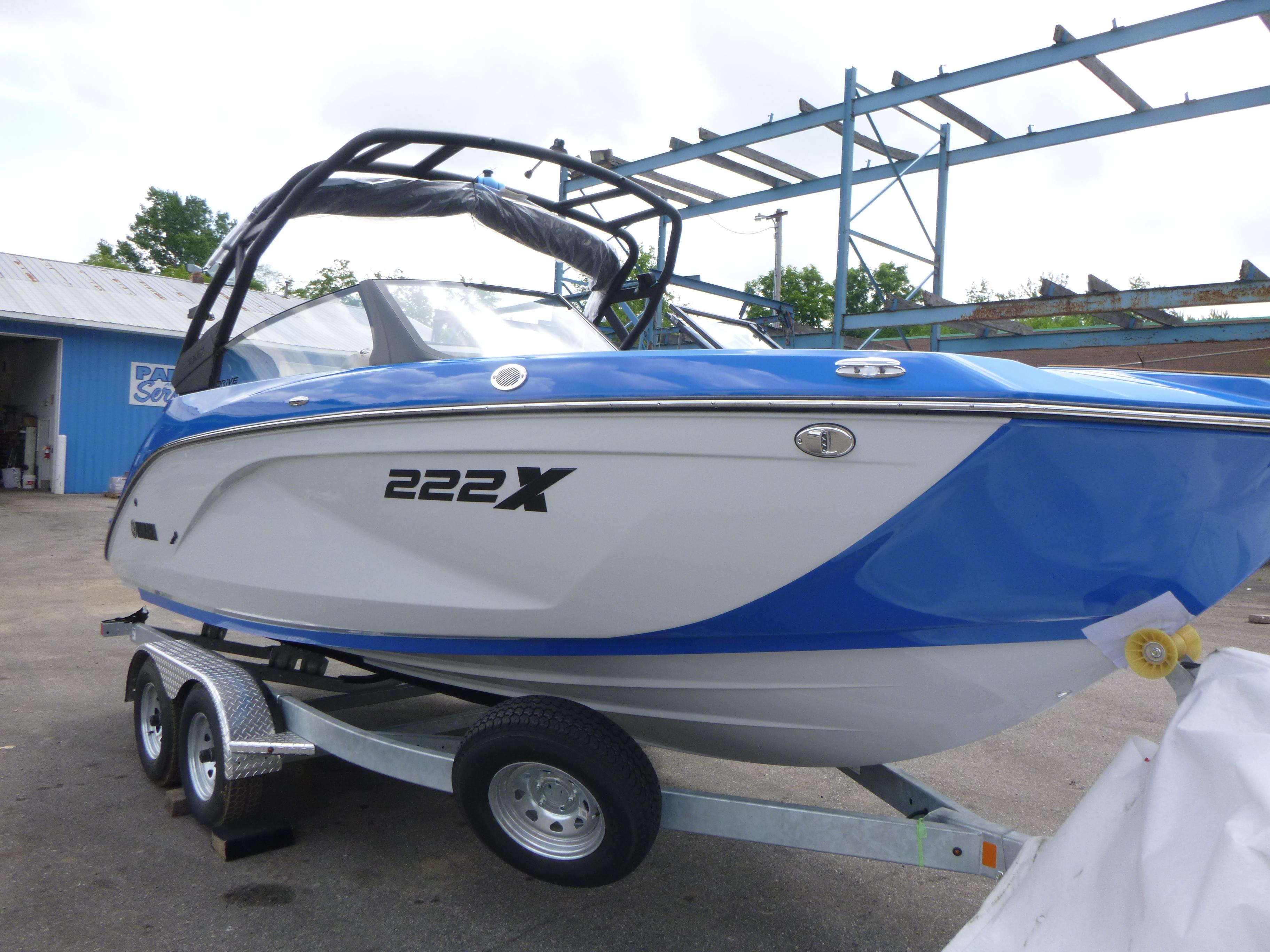 2025 Yamaha Boats 222XD Gallery