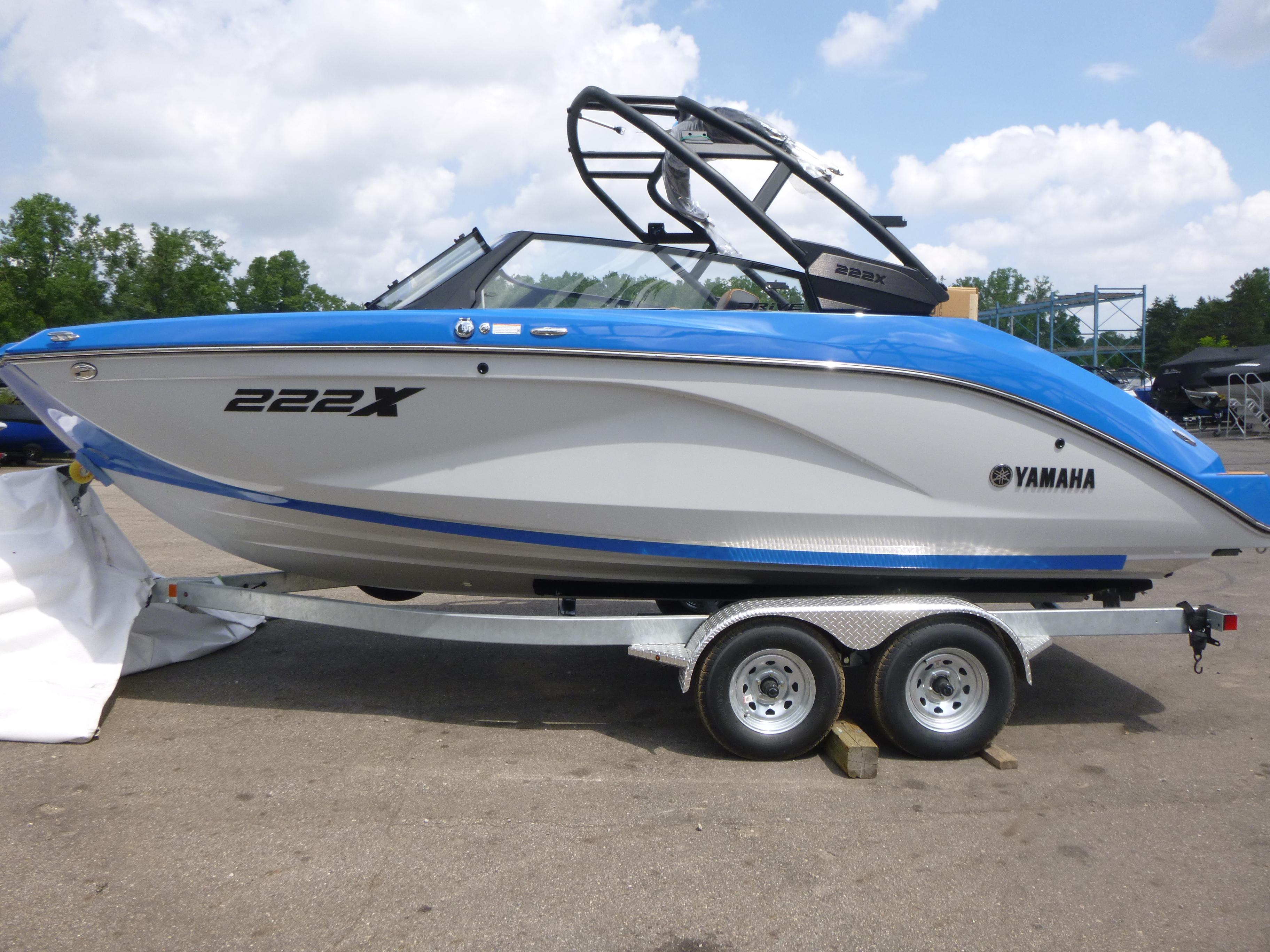 2025 Yamaha Boats 222XD Gallery