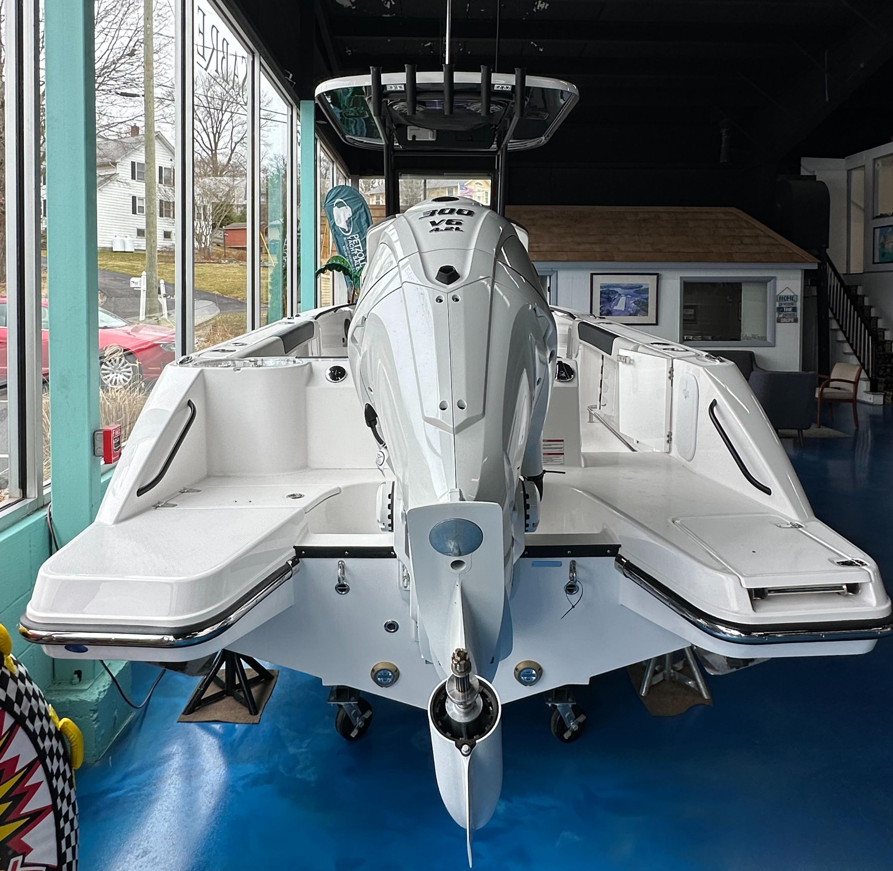 2025 Edgewater 230CC Center Console-6