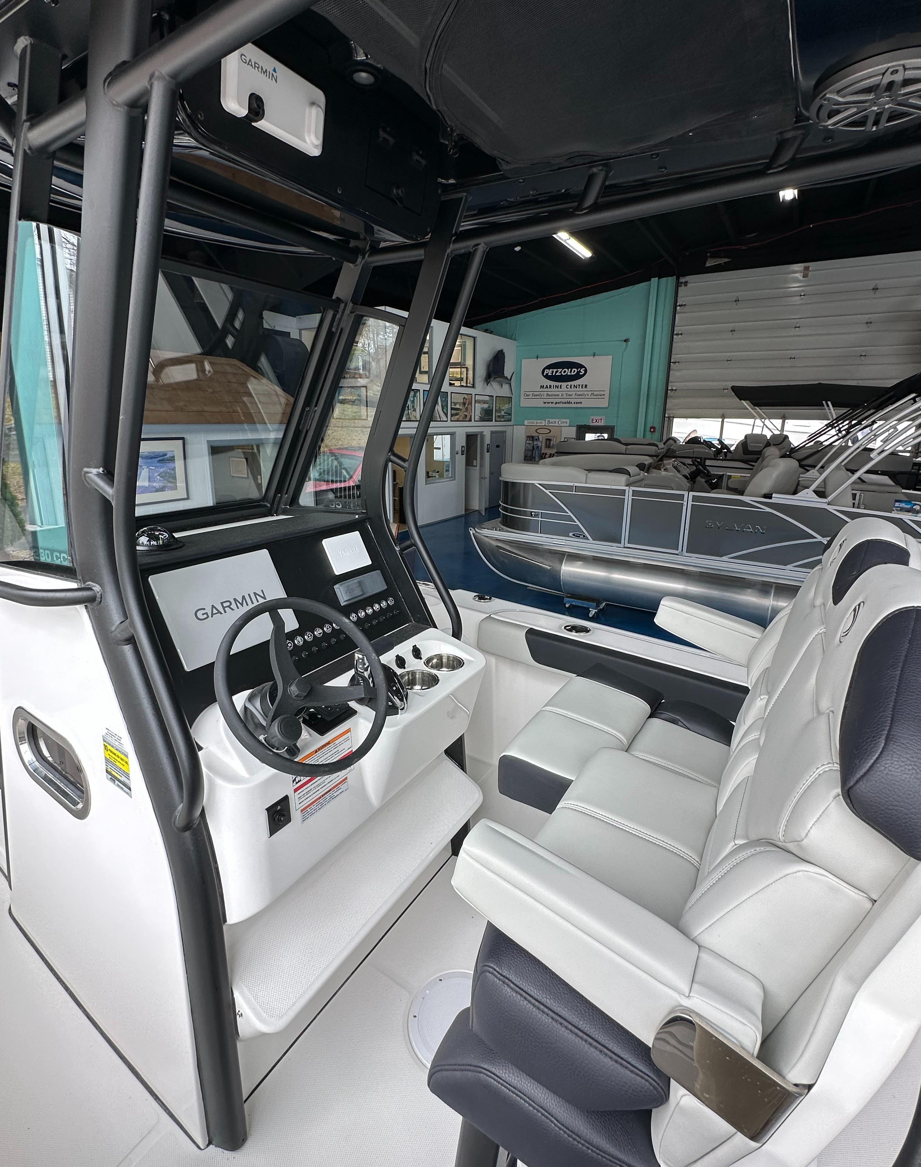 2025 Edgewater 230CC Center Console-14