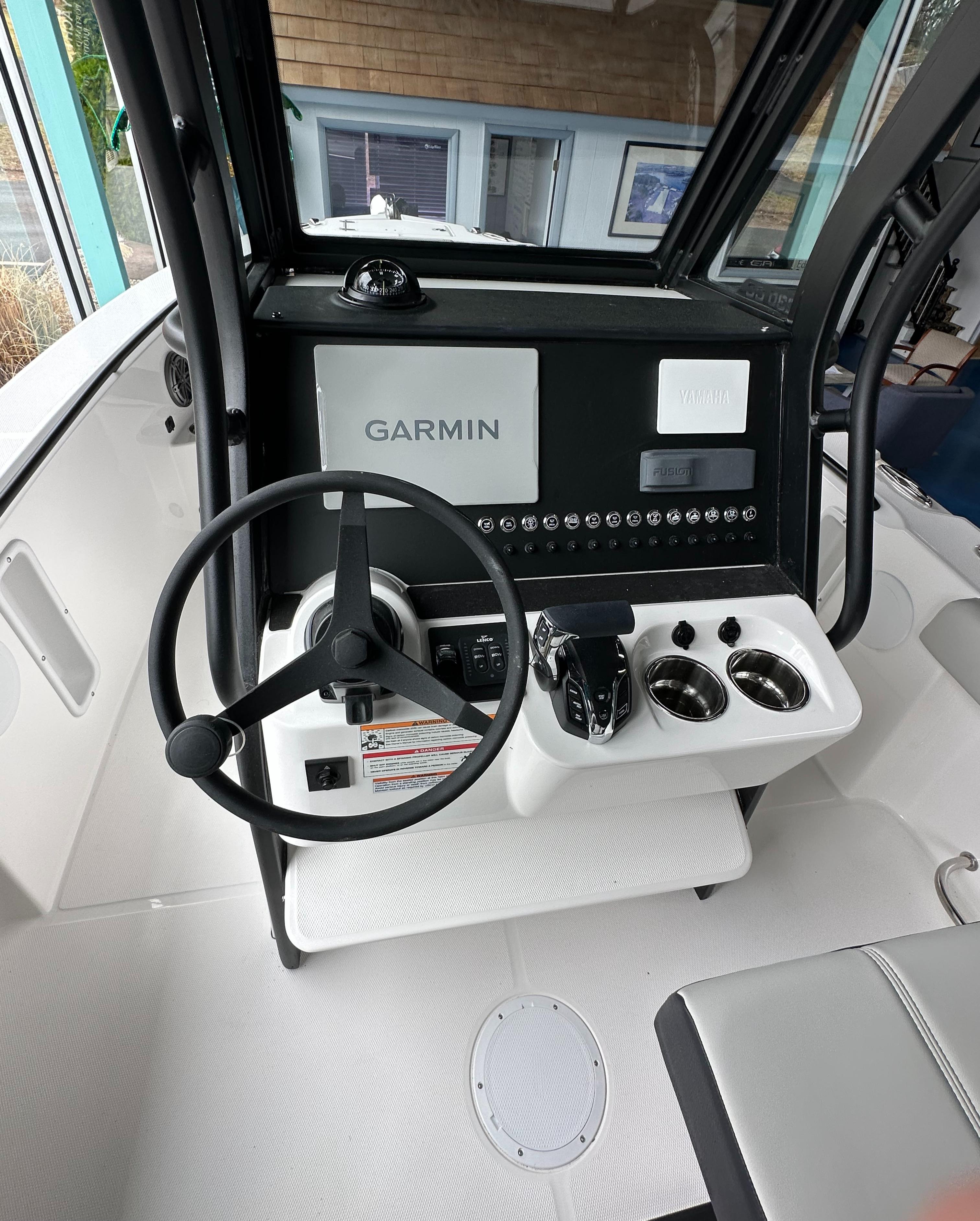 2025 Edgewater 230CC Center Console-15