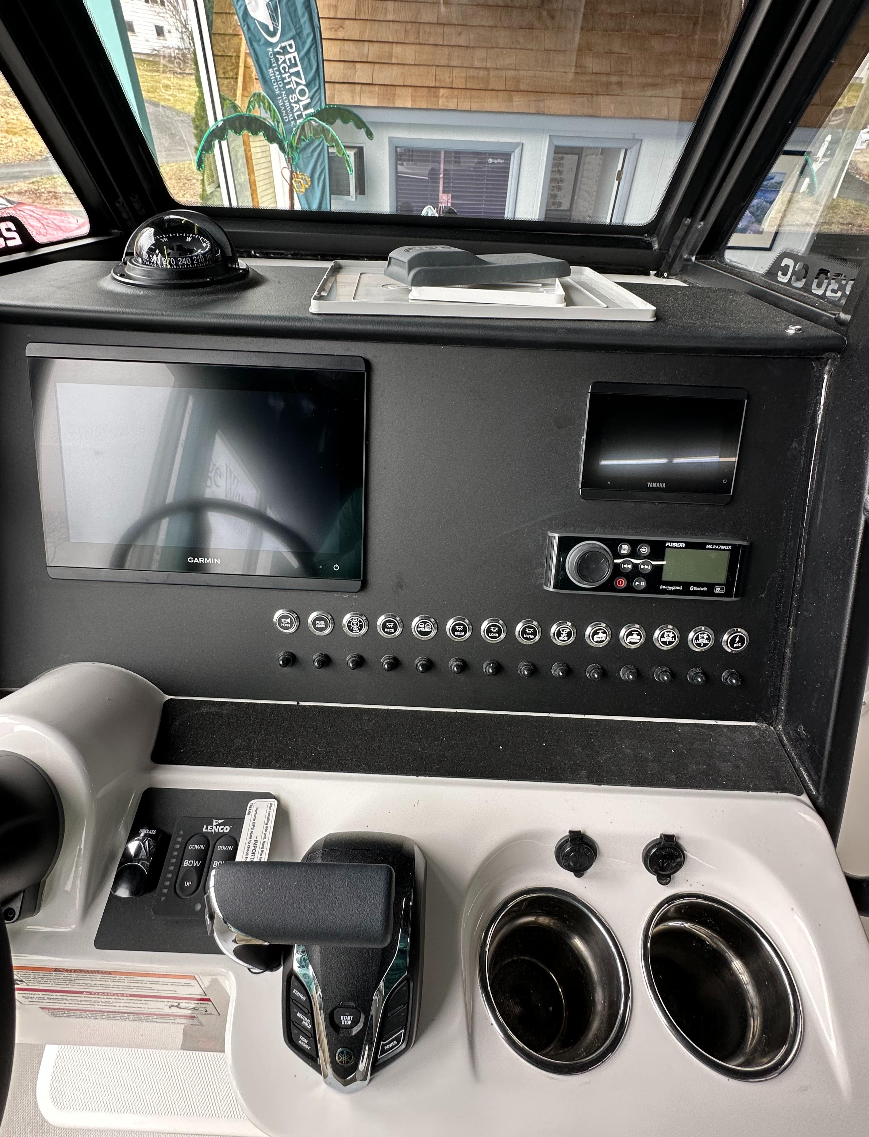 2025 Edgewater 230CC Center Console-16