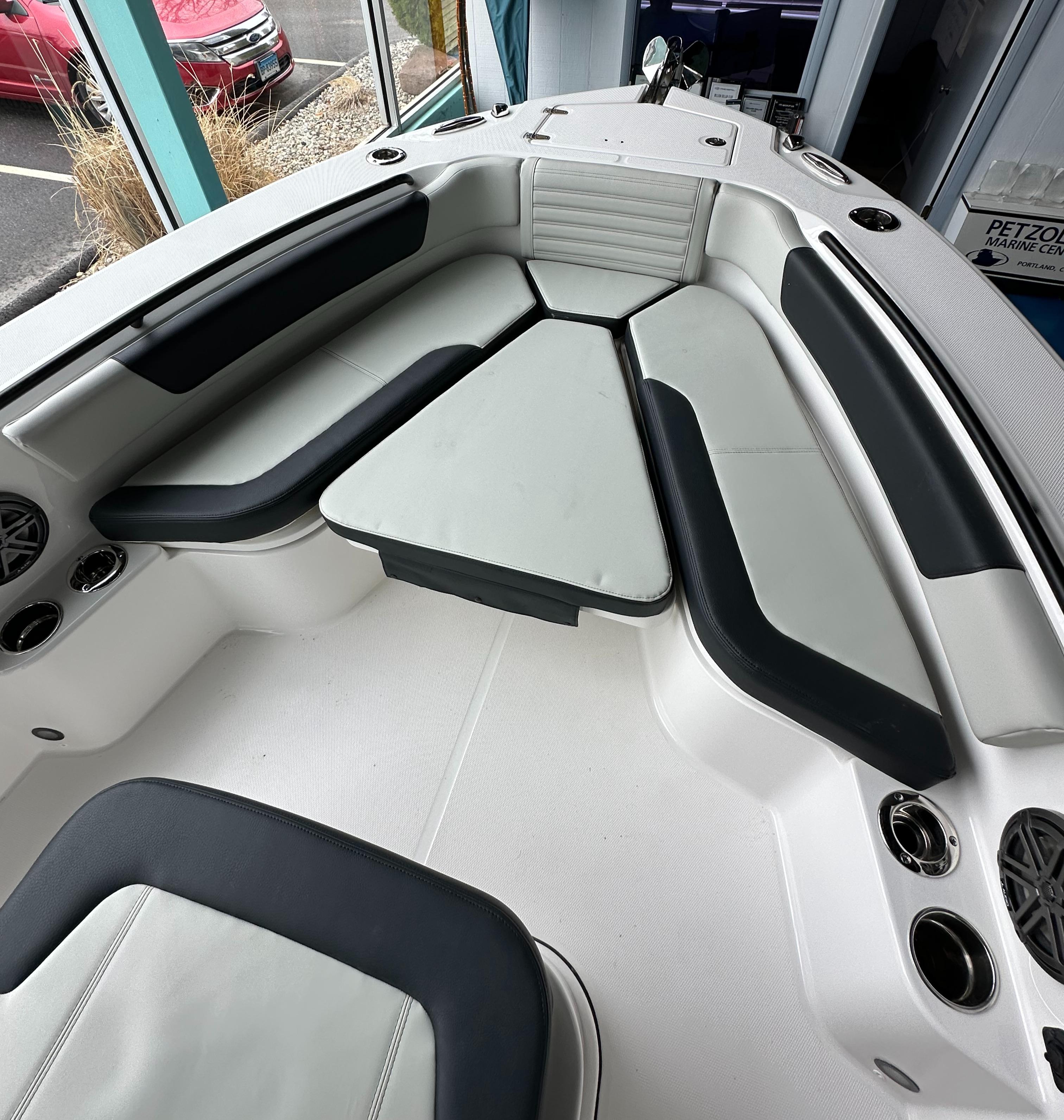 2025 Edgewater 230CC Center Console-24