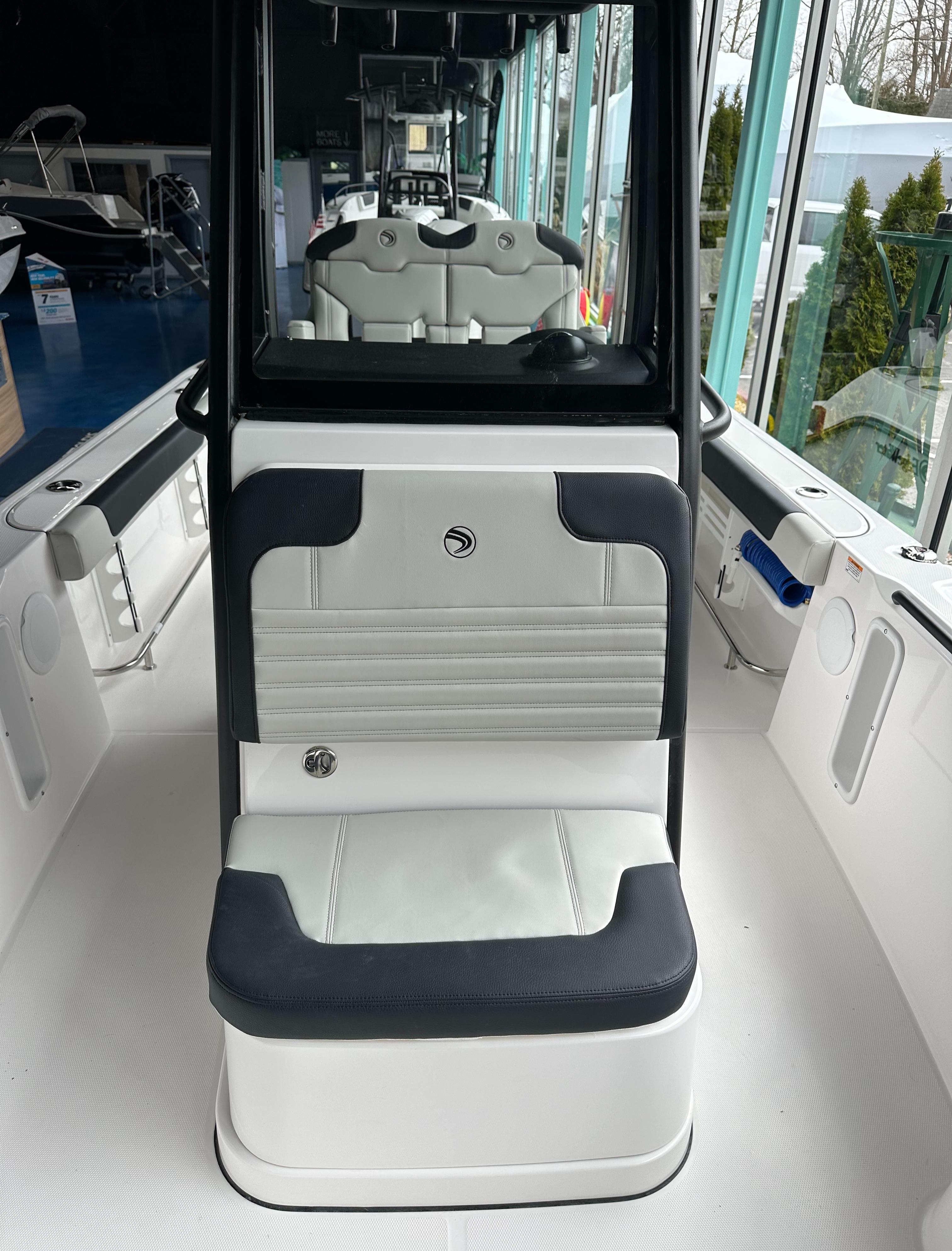 2025 Edgewater 230CC Center Console-29