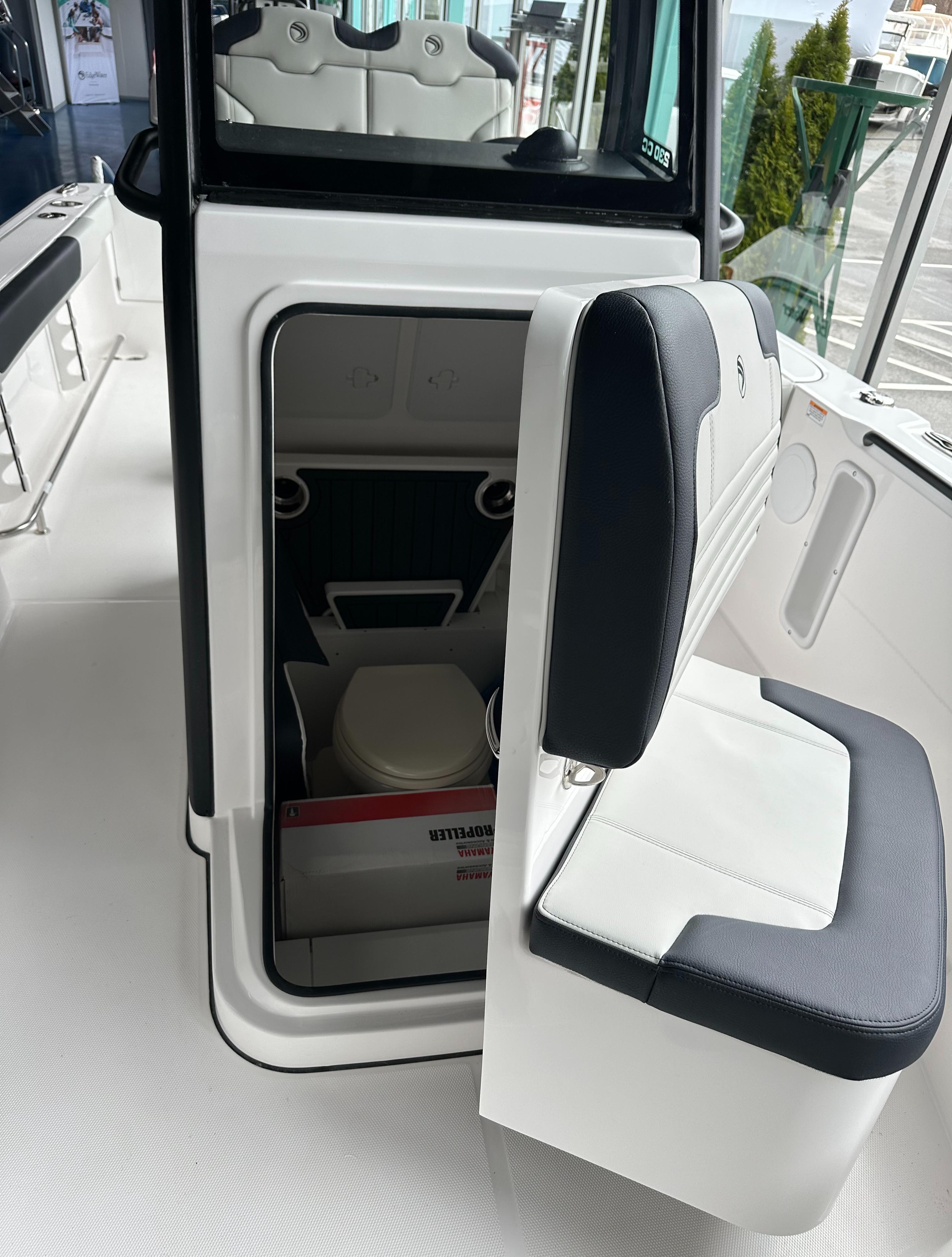 2025 Edgewater 230CC Center Console-30