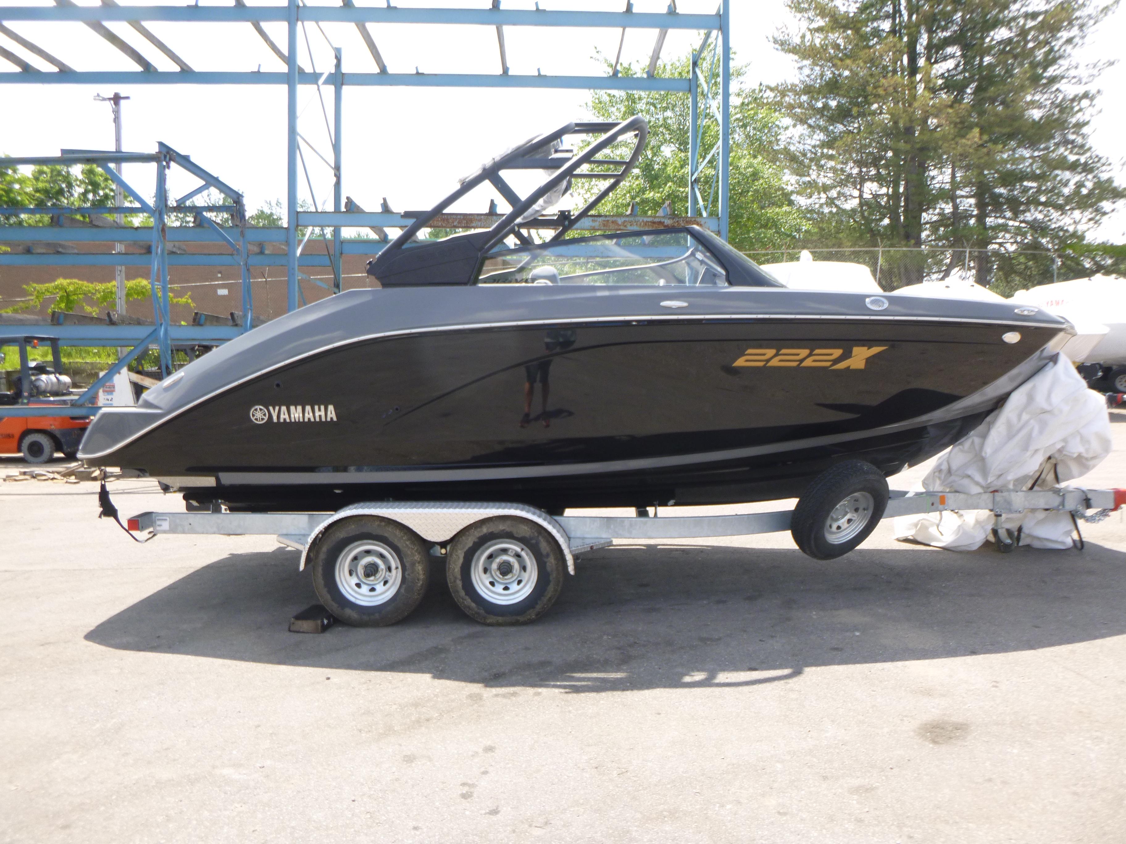 2025 Yamaha Boats 222XD Gallery