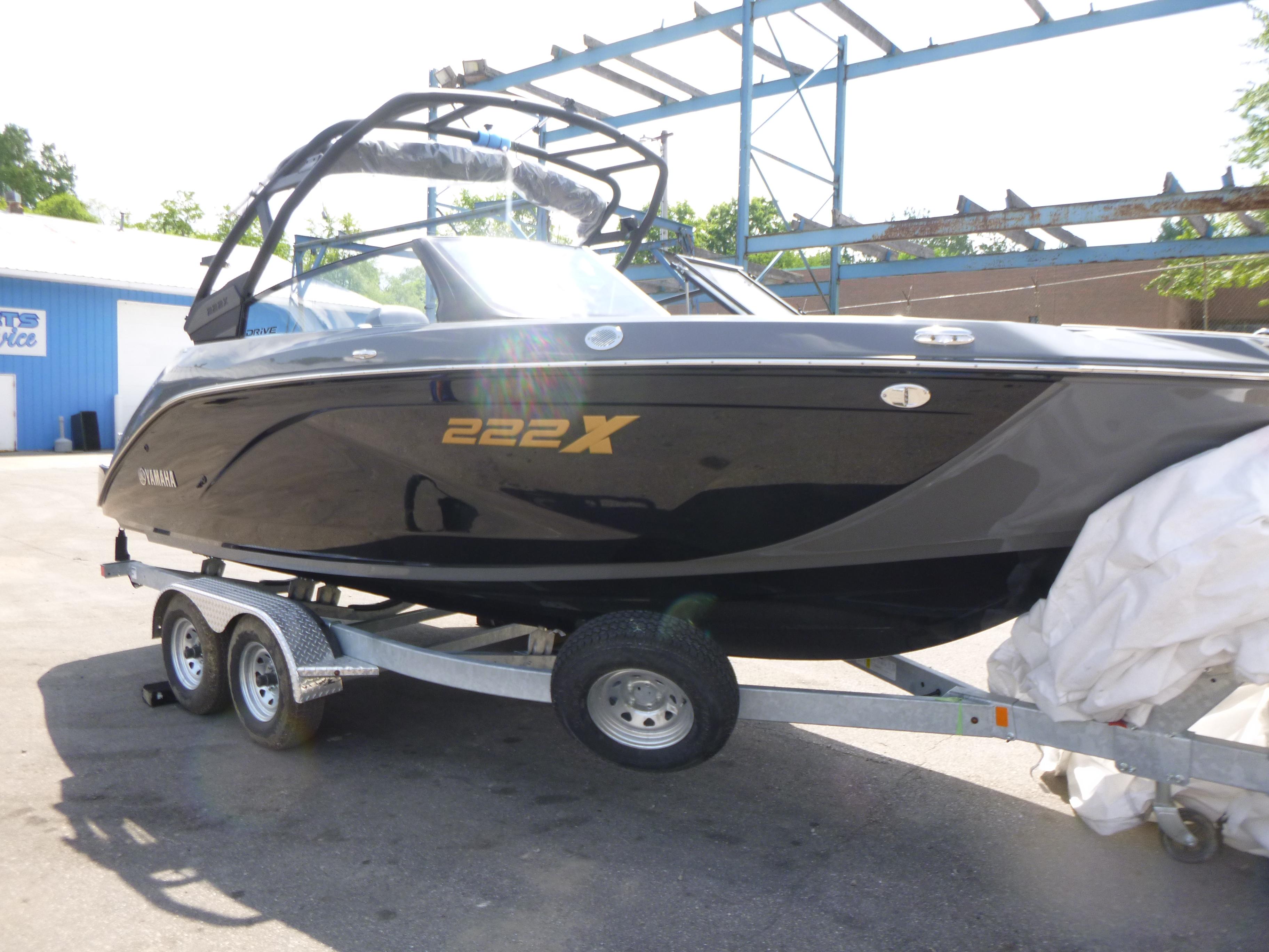 2025 Yamaha Boats 222XD Gallery