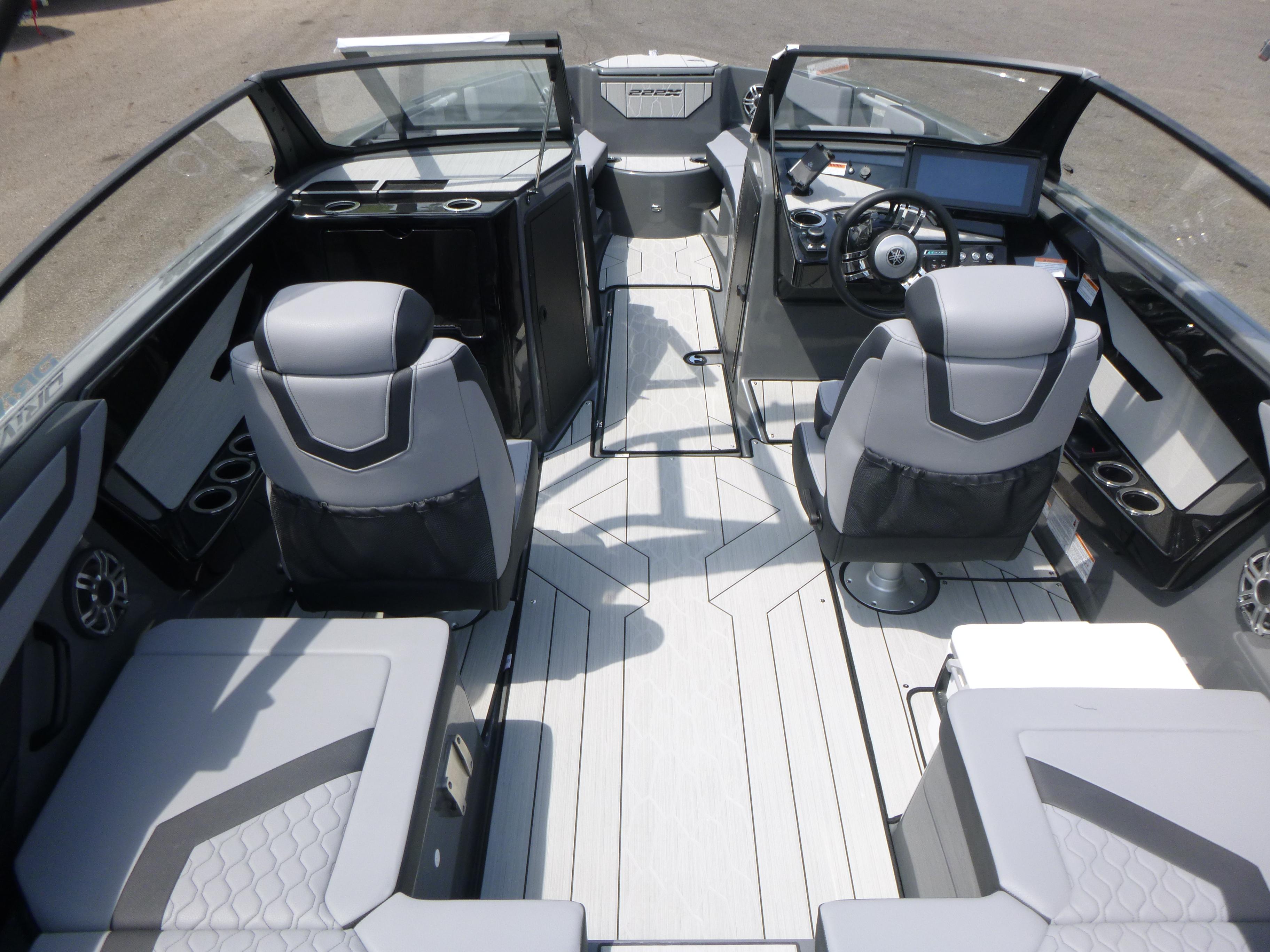 2025 Yamaha Boats 222XD Gallery