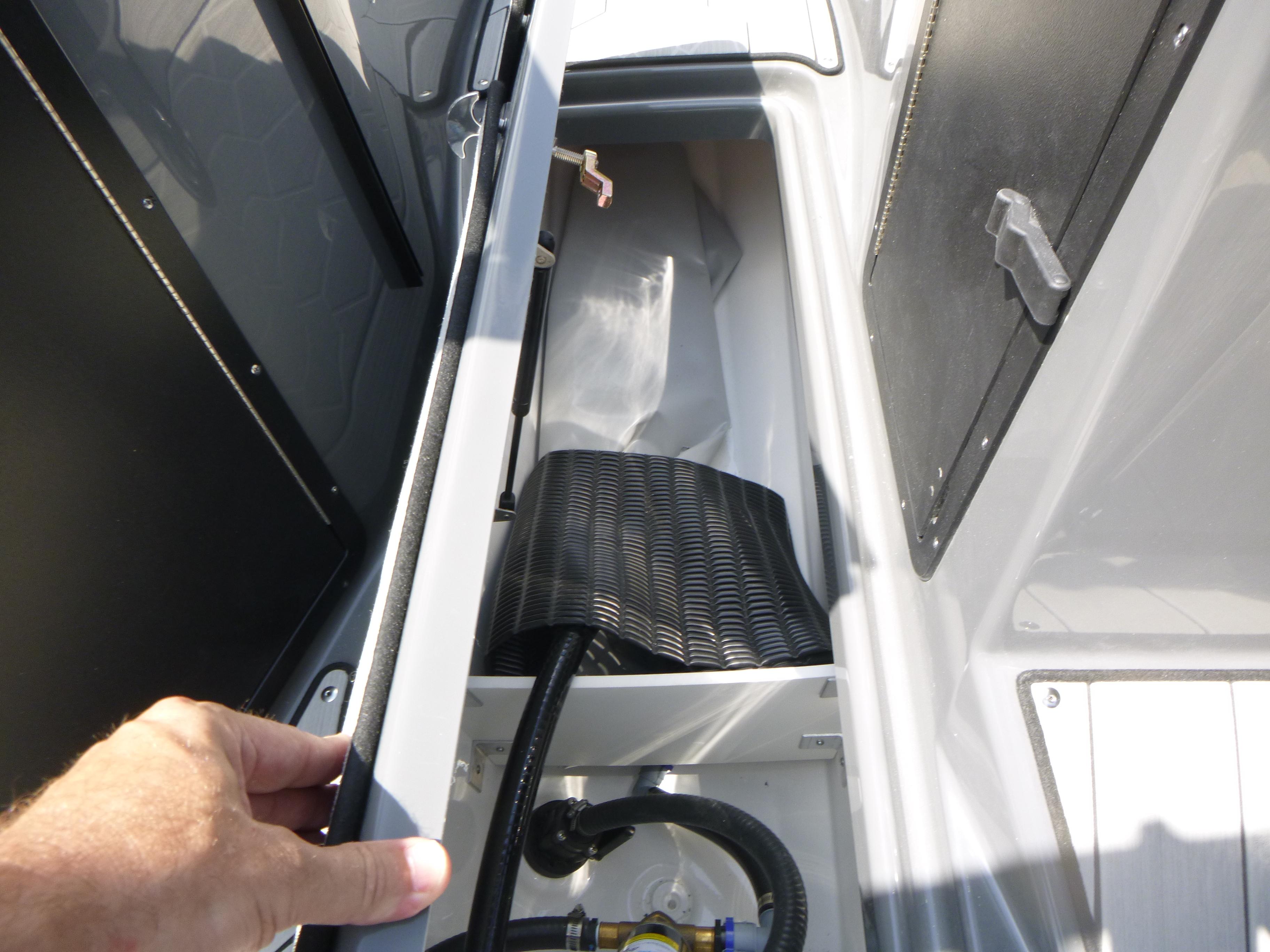 2025 Yamaha Boats 222XD Gallery