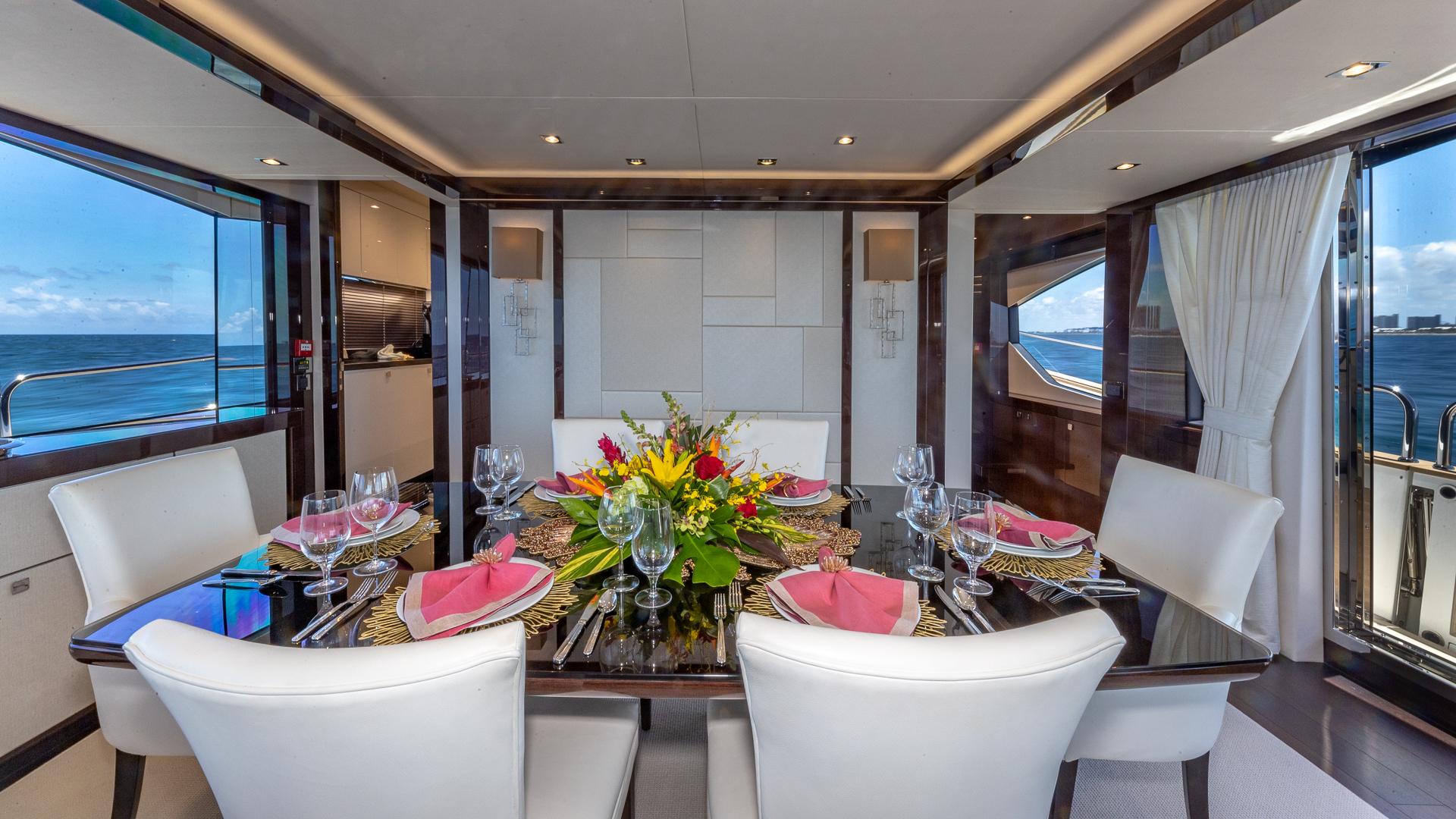 2018 Sunseeker 95 Yacht Mirracle