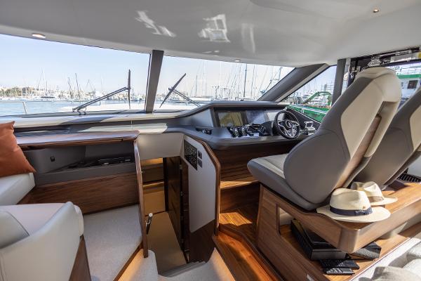 Princess Motor Yacht Sales - Used Princess Y72 - 1 Eighth Share