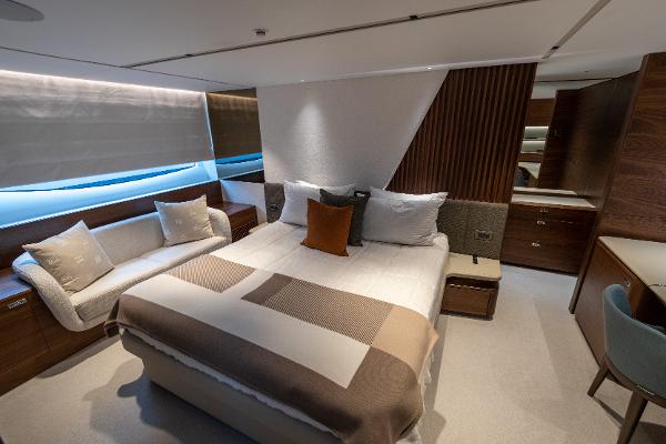Princess Motor Yacht Sales - Used Princess Y72 - 1 Eighth Share
