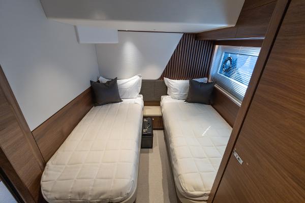 Princess Motor Yacht Sales - Used Princess Y72 - 1 Eighth Share