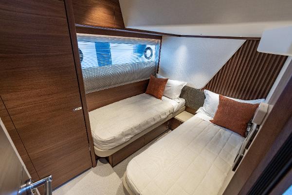Princess Motor Yacht Sales - Used Princess Y72 - 1 Eighth Share
