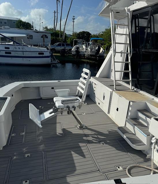Striker-Sportfish 1990 -FL-US-9664471 | Thumbnail
