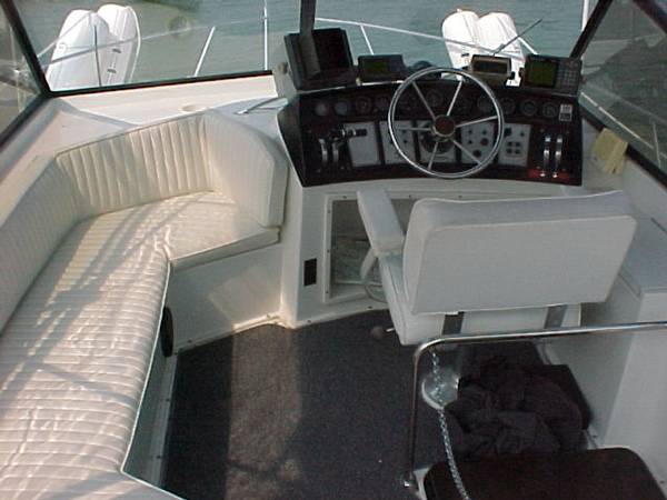Flybridge seating