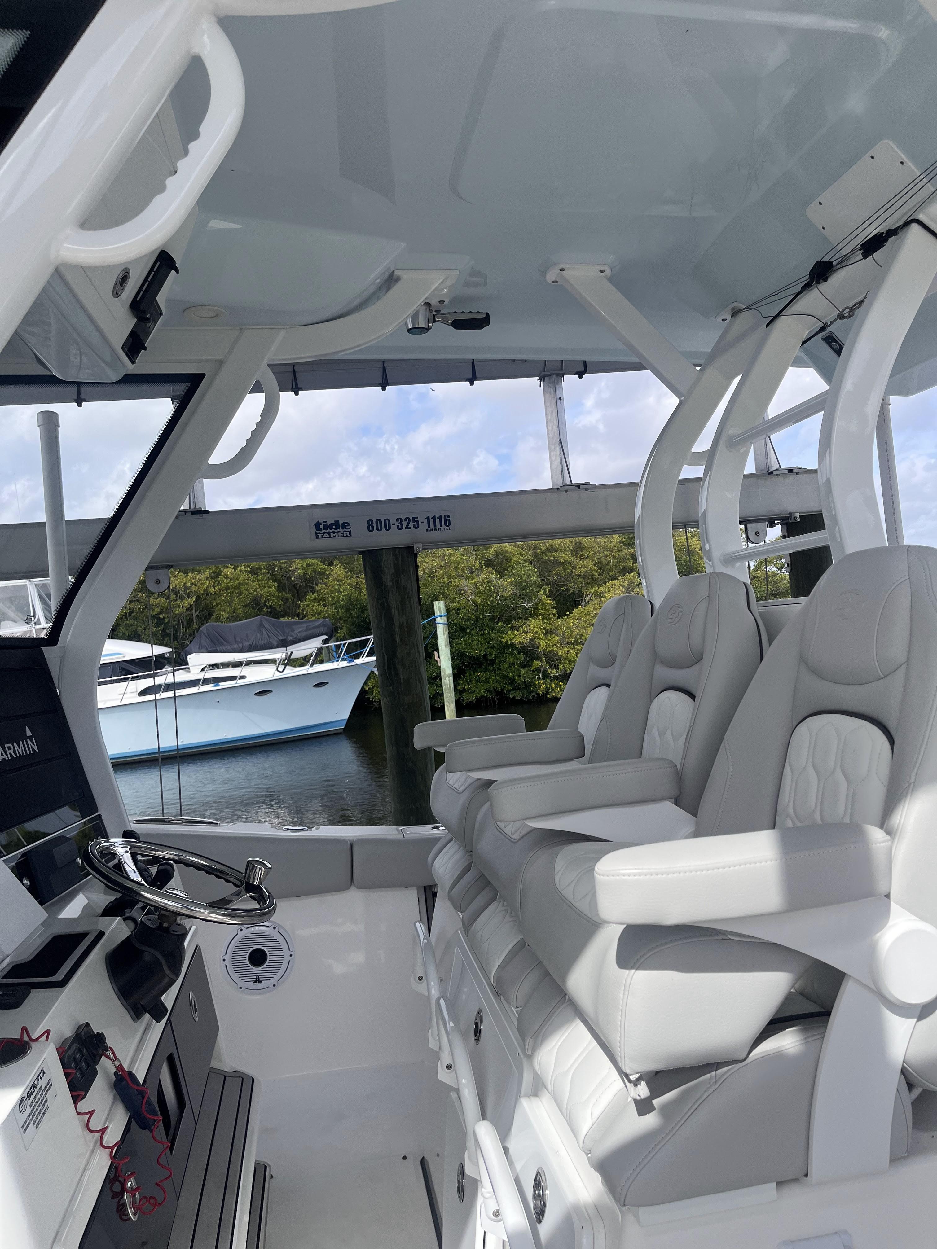 2021-sea-fox-368-commander-power-9834479-20250610203922718-1_XLARGE