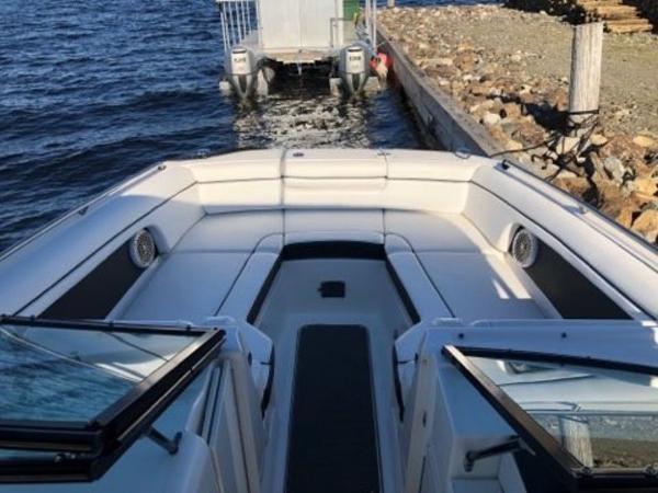 2015 Sea Ray boat for sale, model of the boat is 270 Sundeck & Image # 6 of 12