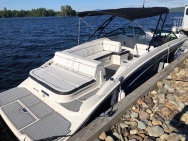 2015 Sea Ray boat for sale, model of the boat is 270 Sundeck & Image # 3 of 12