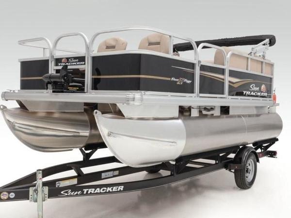 2022 Sun Tracker boat for sale, model of the boat is BASS BUGGY® 16 DLX & Image # 13 of 39