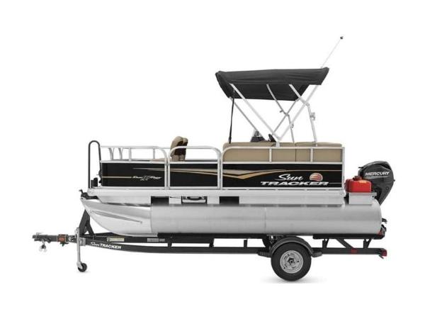 2022 Sun Tracker boat for sale, model of the boat is BASS BUGGY® 16 DLX & Image # 22 of 39