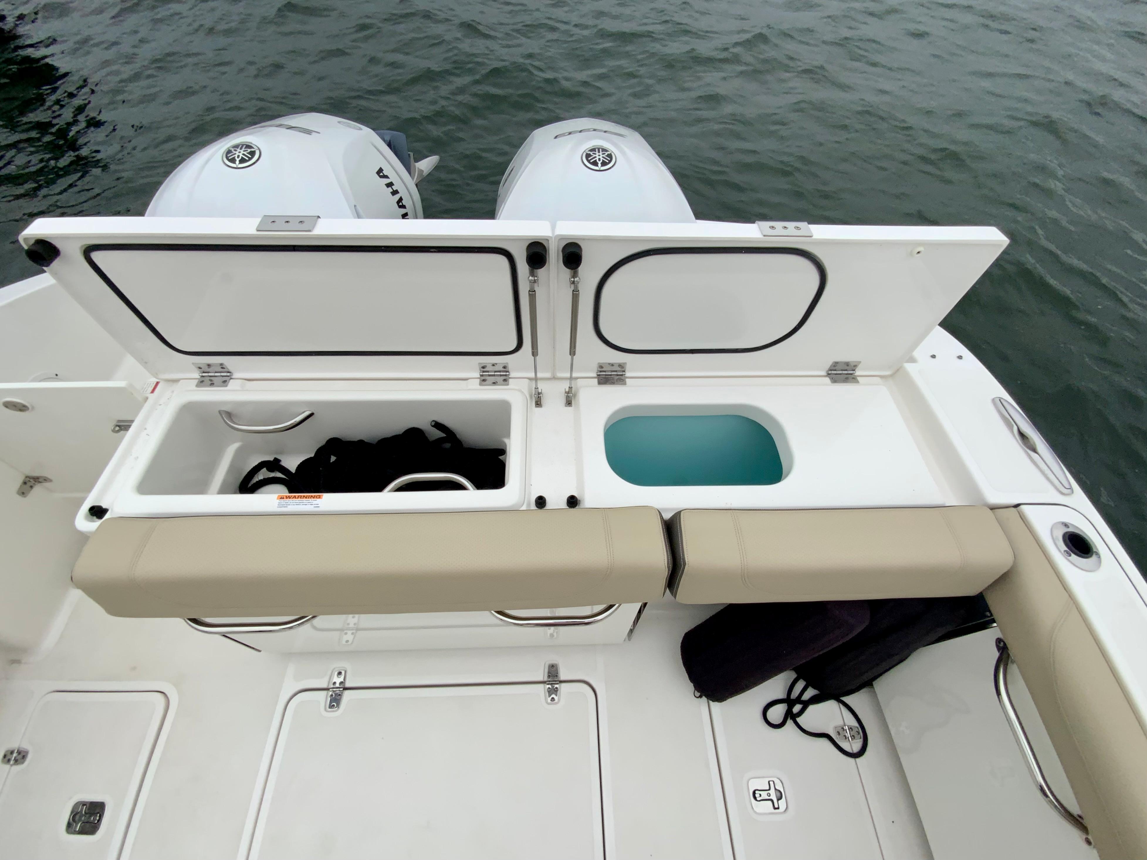 32 ft Pursuit 325 Dual Console Transom Storage and Livewell