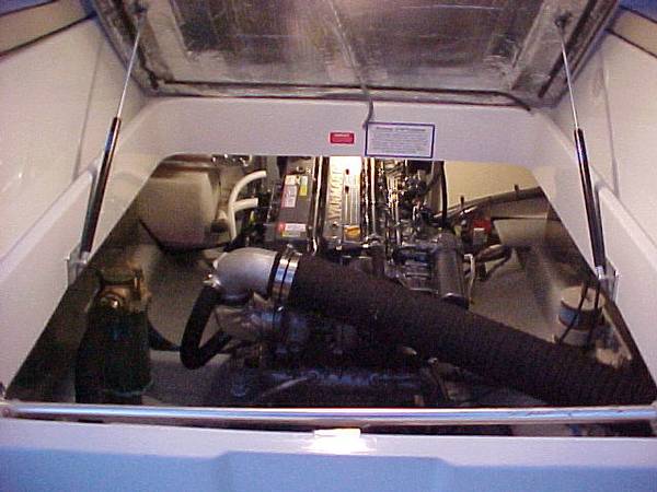 Engine Room / 350hp Yanmar