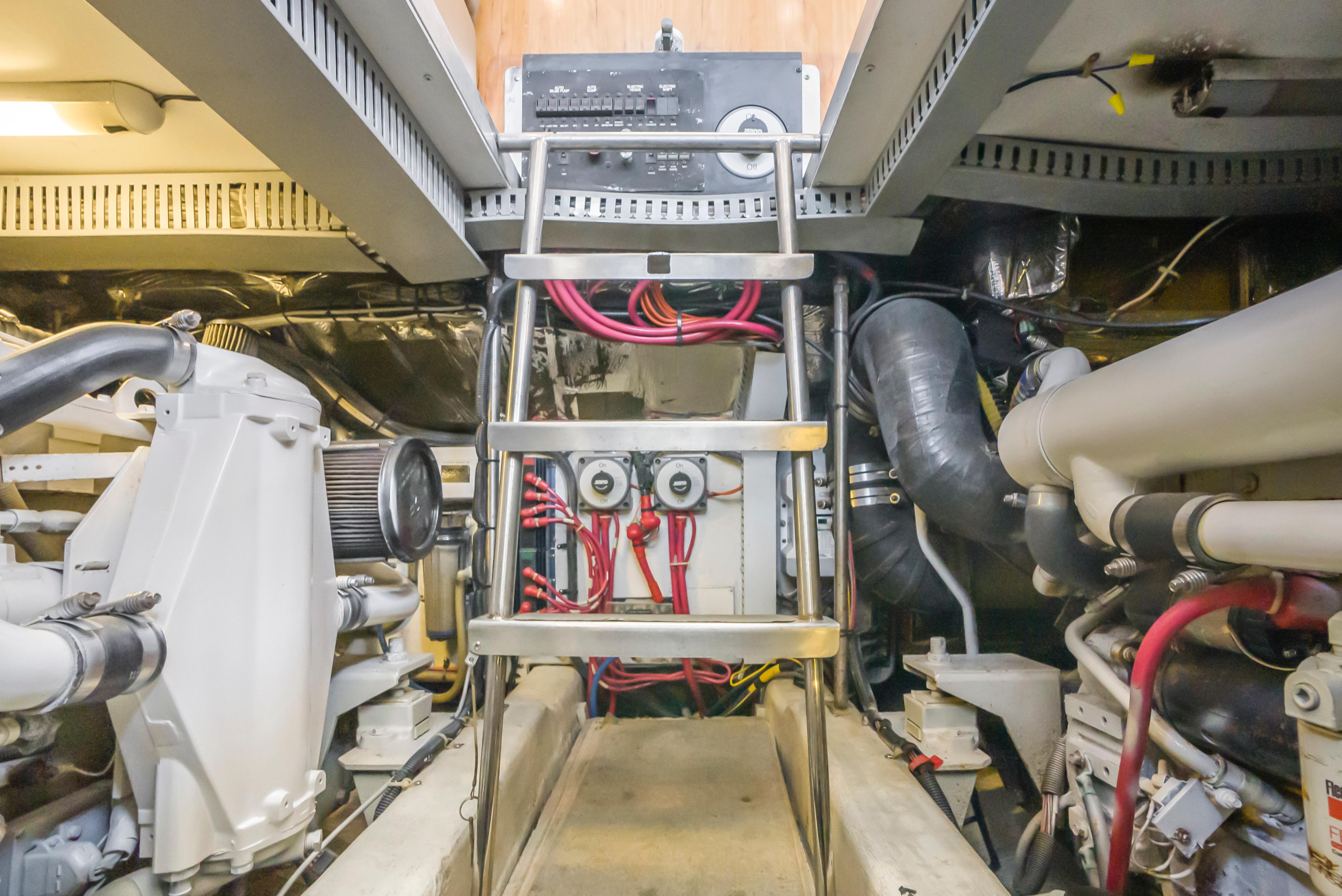 2001-carver-466-motor-yacht-power-9814517-20250531070705766-1_XLARGE