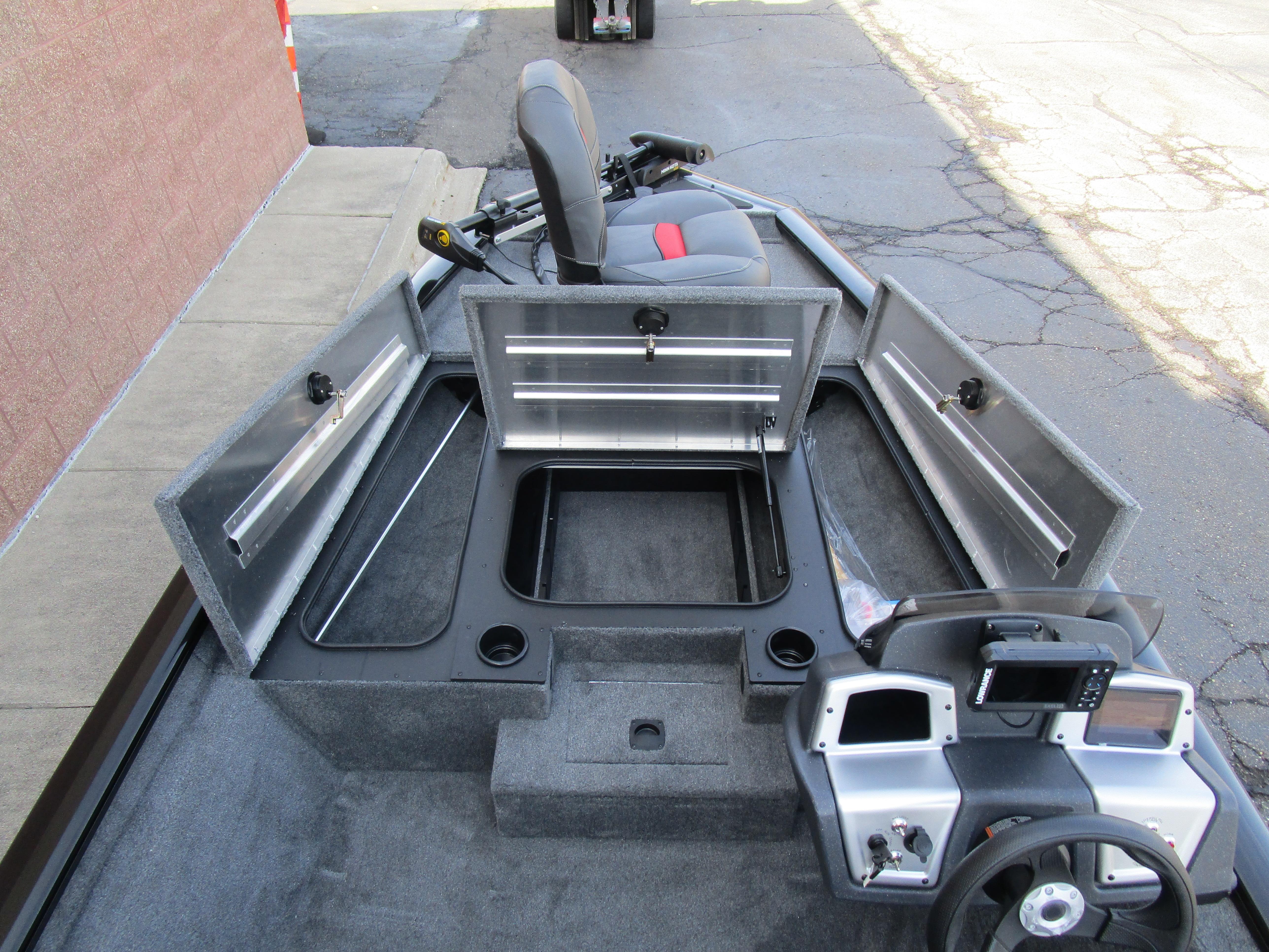 2025 Tracker Pro Team 175 TXW Gallery