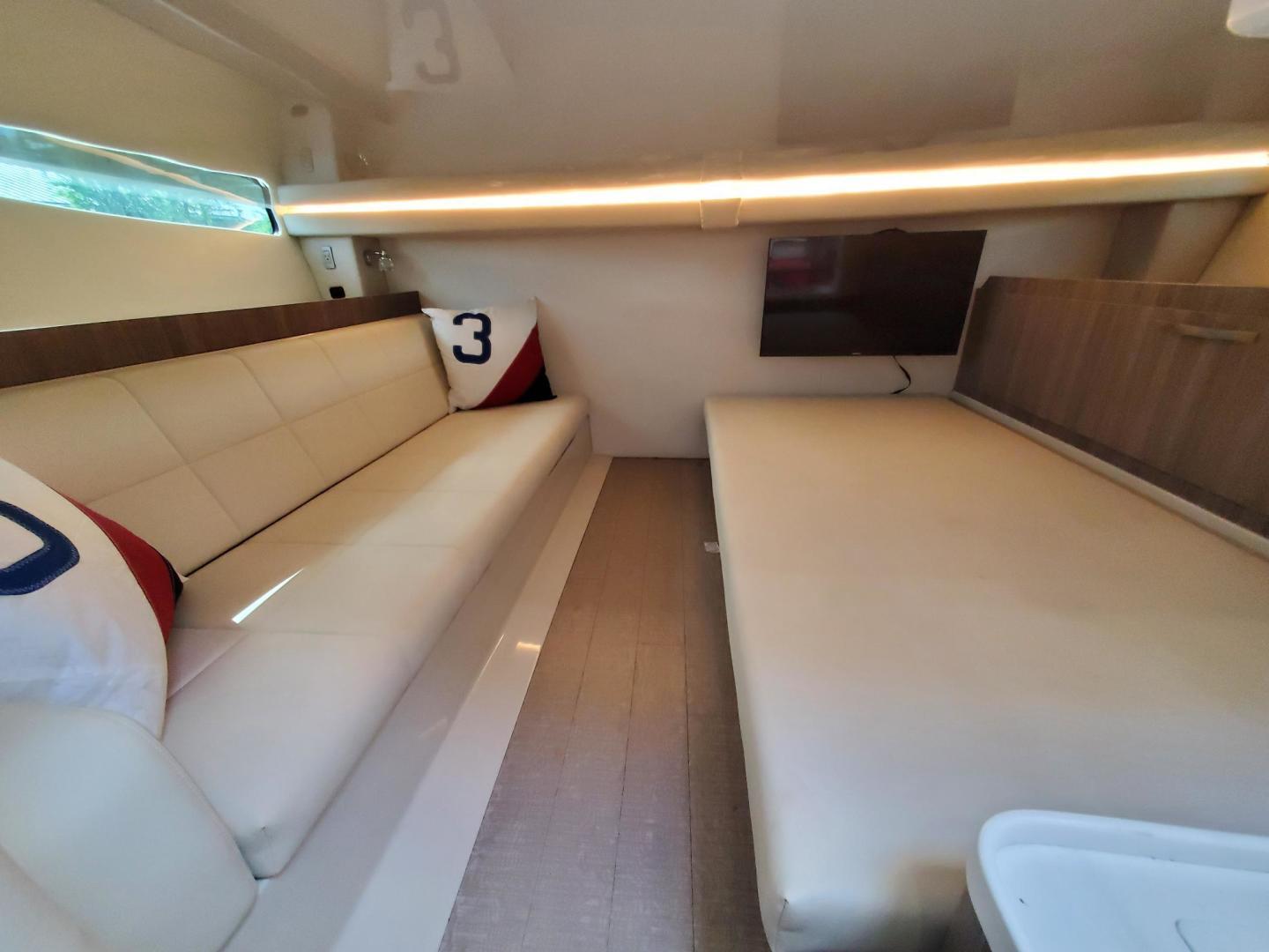 Regal 38 Sand Bar - Cabin interior