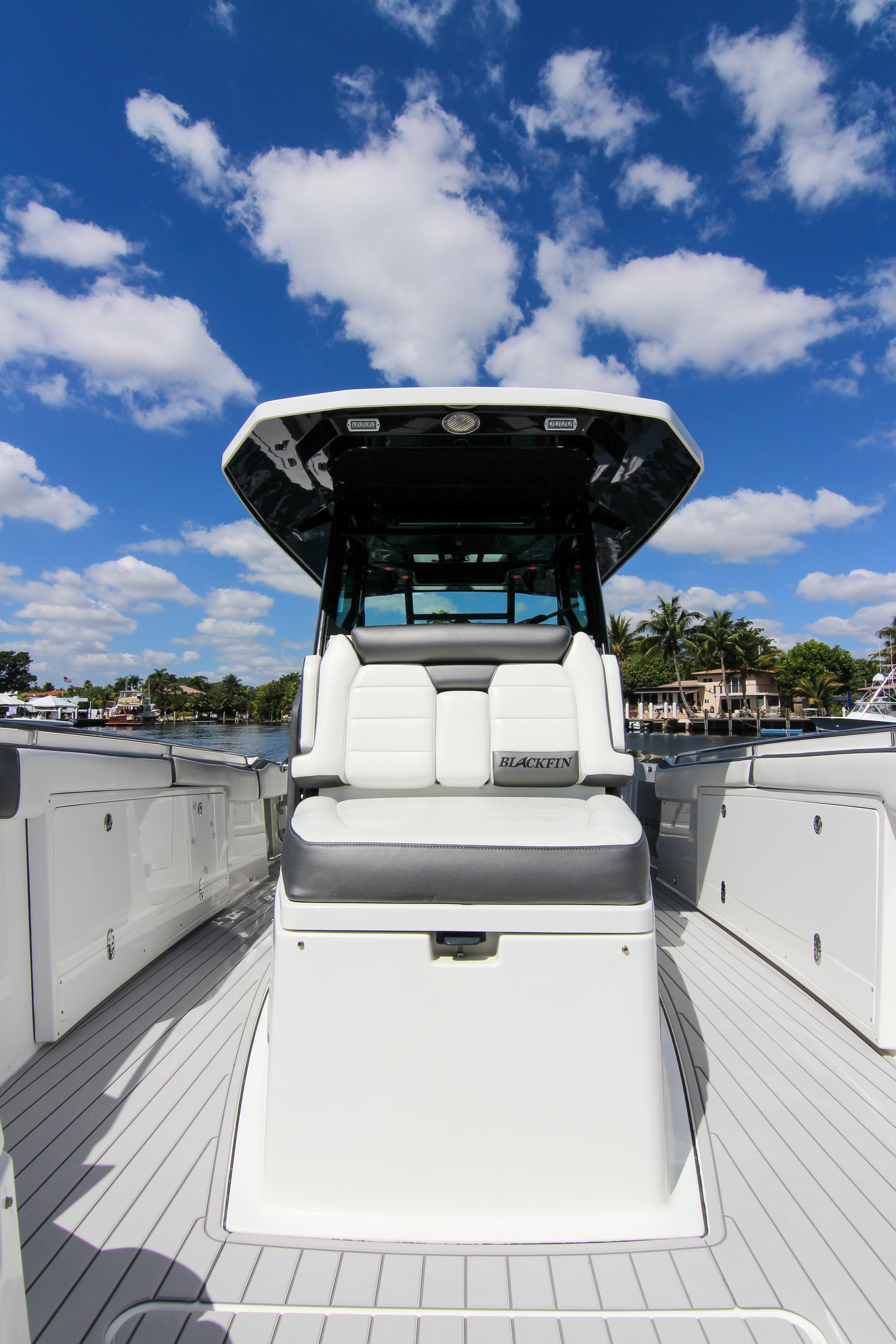 2020-blackfin-332-cc-power-9784522-20250506140329567-1_XLARGE