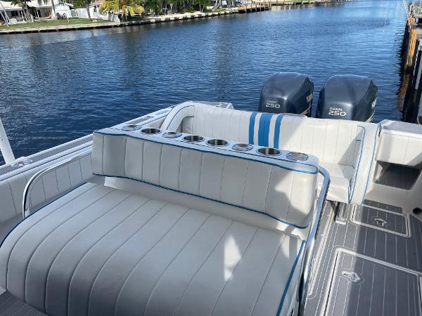 32' Intrepid, Listing Number 100894456, - Photo No. 10