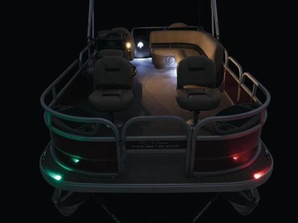 2022 Sun Tracker boat for sale, model of the boat is Bass Buggy® 18 DLX & Image # 18 of 48