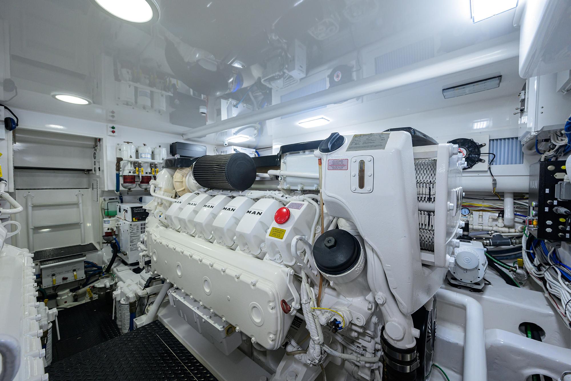Viking 52 PRIVATE ISLAND - Engine Room