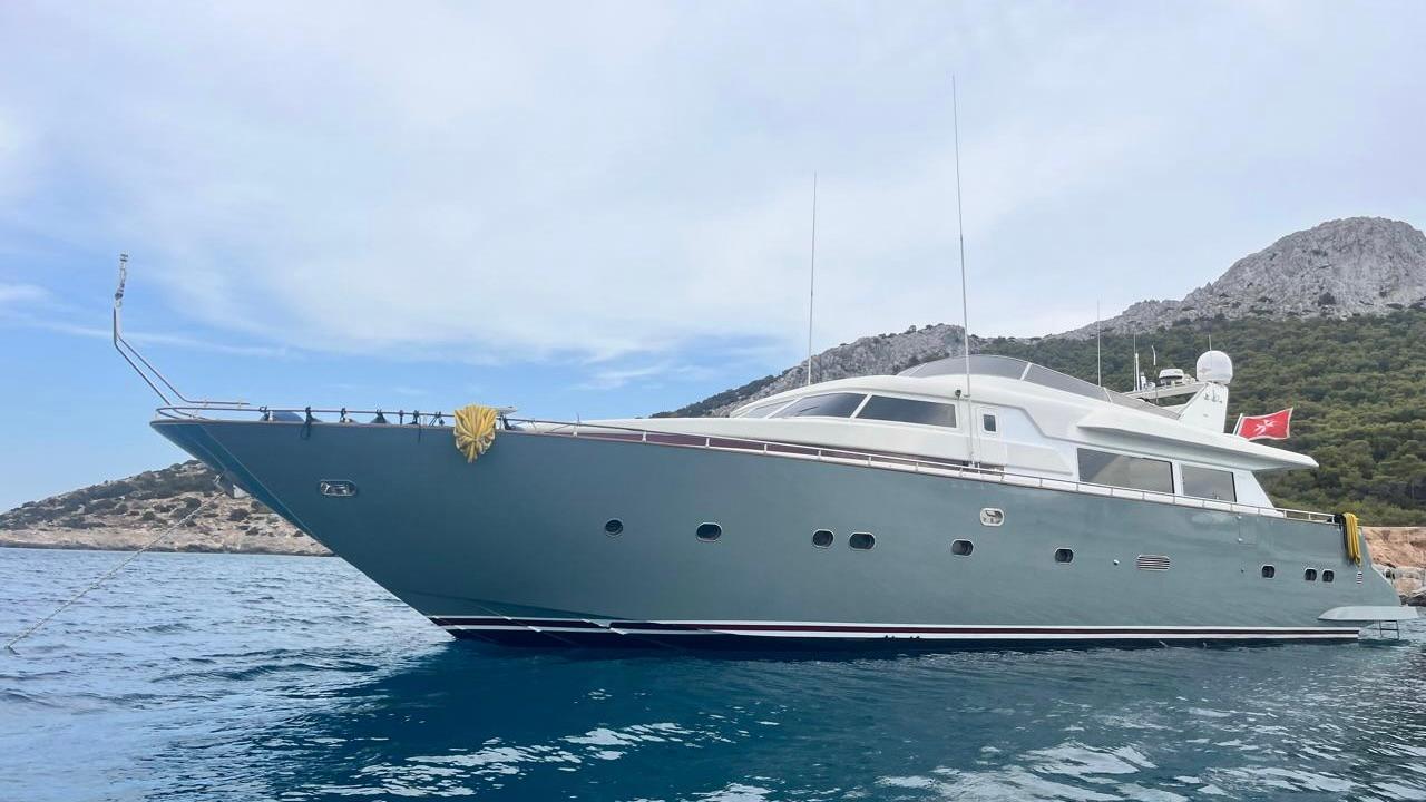 1703 Yacht Photos Pics 